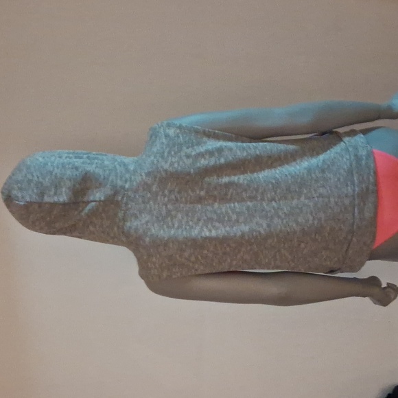 🌟 3/$30. Athletic Sweater Vest with Hood. - Picture 4 of 4